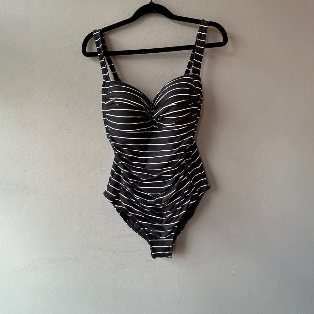 Niptuck Swim Womens Black White Striped Ruched One Piece Swimsuit Size US 8‎